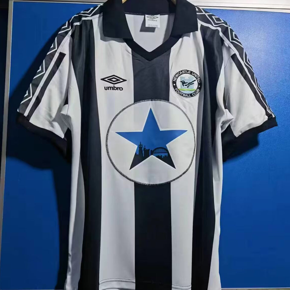 jersey 1980/82 newcastle local manga corta versión fan retro