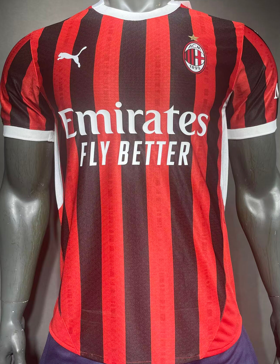 Jersey 2024/25 AC Milan Local Manga corta Versión Jugador