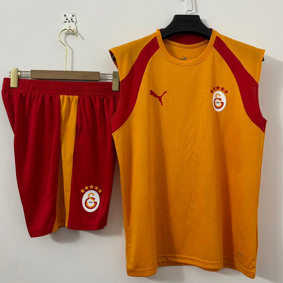 conjunto entrenamiento 2026/27 galatasaray