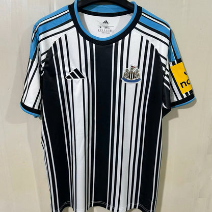 Jersey 2026/27 Newcastle Local Manga corta Versión Fan