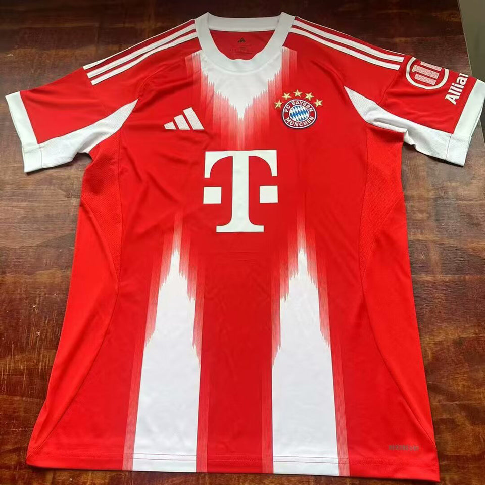 Jersey 2025/26 Bayern Munich Local Manga corta Versión Fan