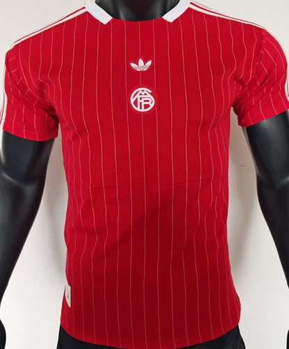 Jersey 2025/26 Bayern Munich Especial Manga corta Versión Jugador Retro