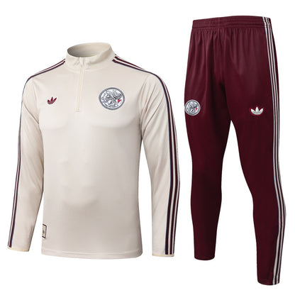 Conjunto Entrenamiento 2025/26 Ajax