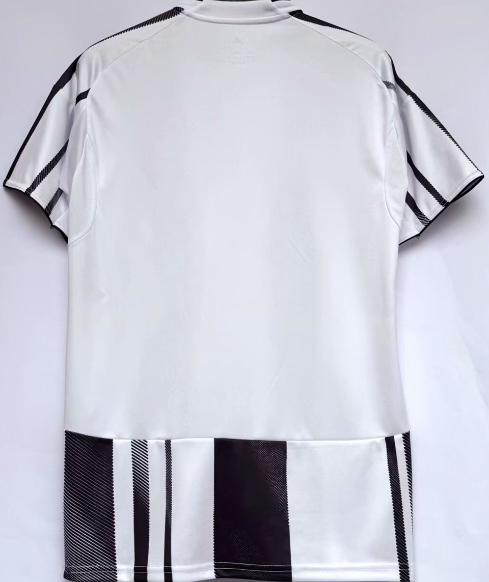 Jersey 2025/26 Juventus Local Manga corta Versión Fan