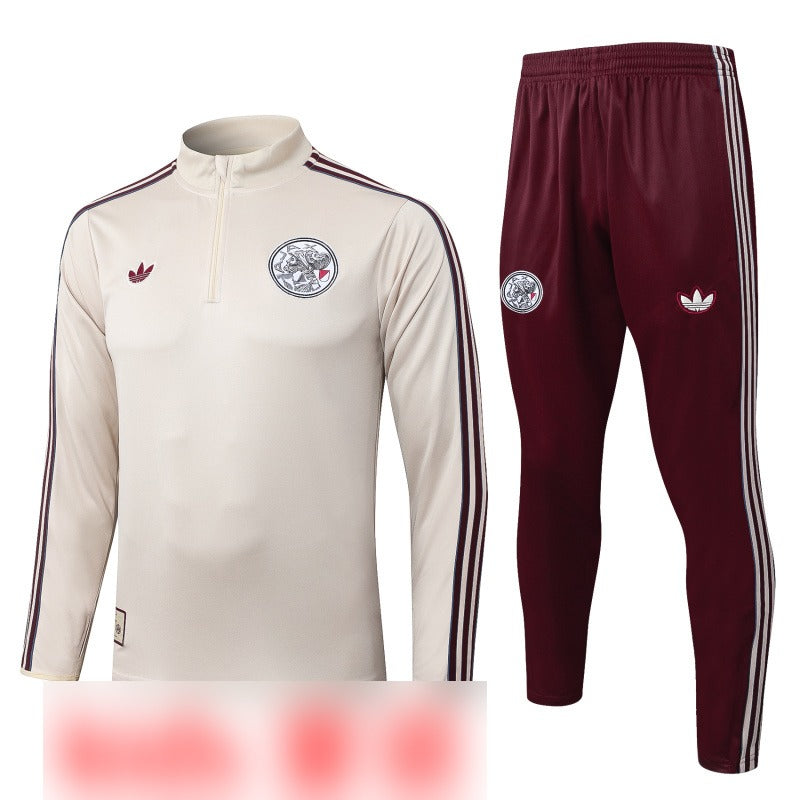 conjunto entrenamiento 2025/26 ajax