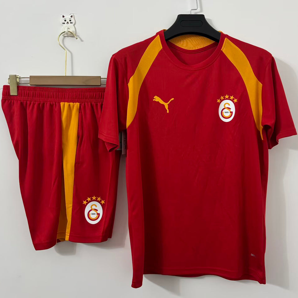 conjunto entrenamiento 2026/27 galatasaray