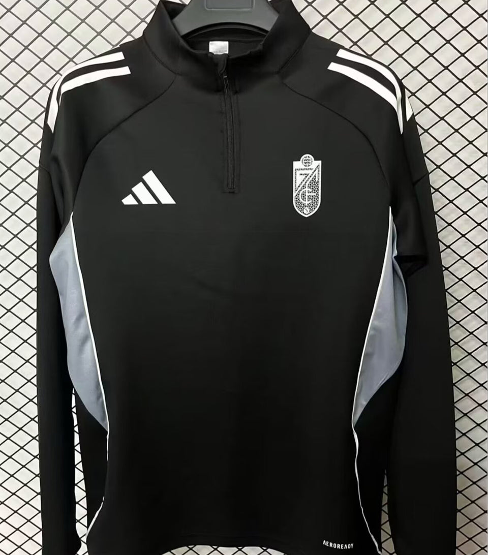 conjunto entrenamiento 2026 granada