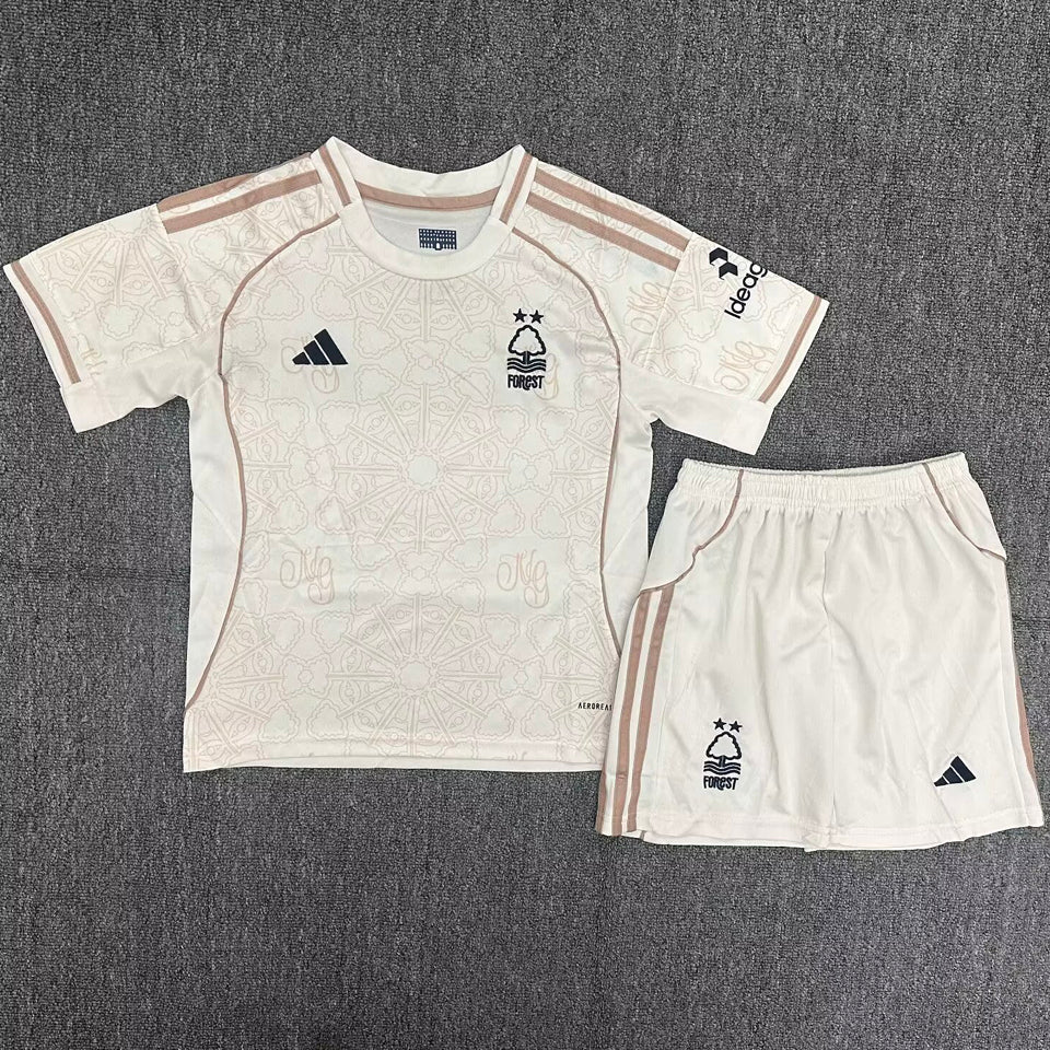 Jersey 2025/26 Nottingham Forest Visitante Manga corta Niño