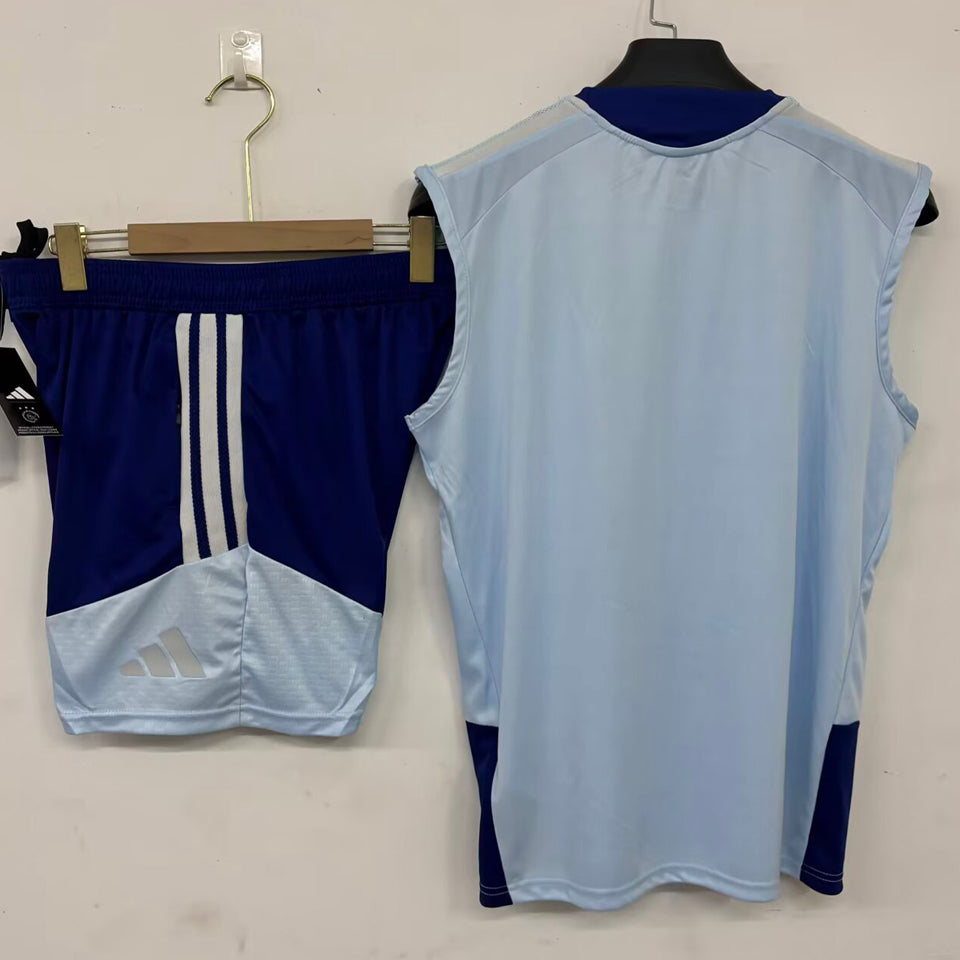 conjunto entrenamiento 2026/27 ajax