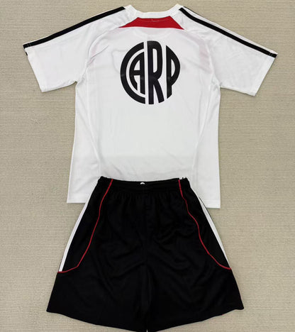 Jersey 2025/26 River Plate Especial Manga corta Niño