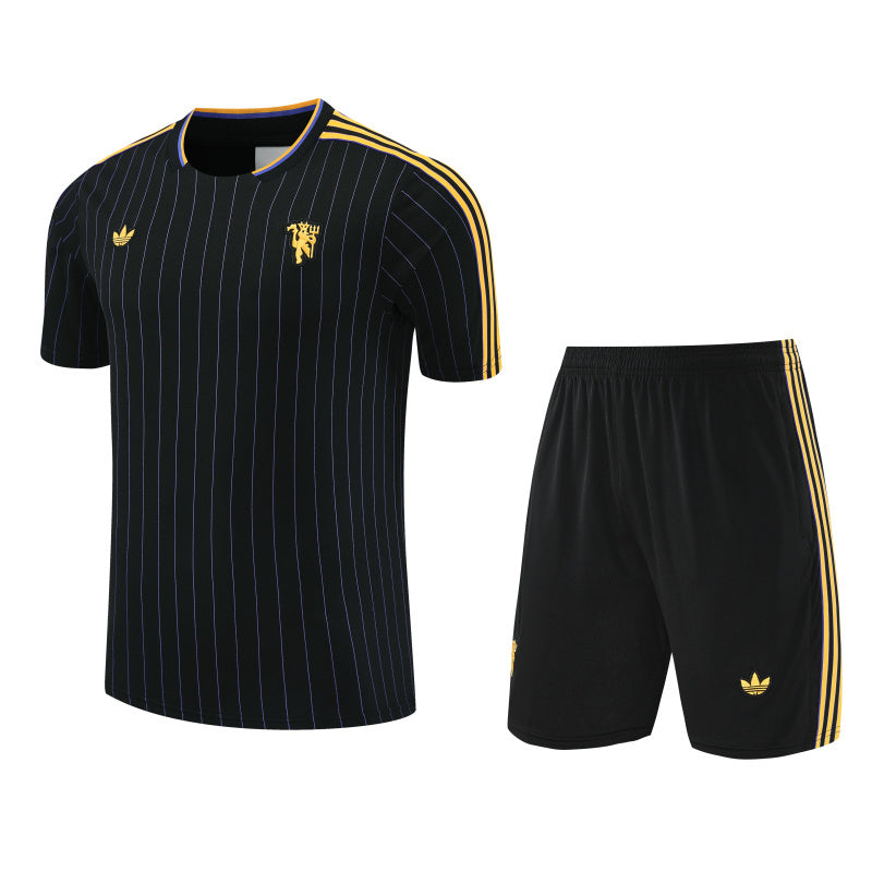 conjunto entrenamiento 2025/26 manchester united