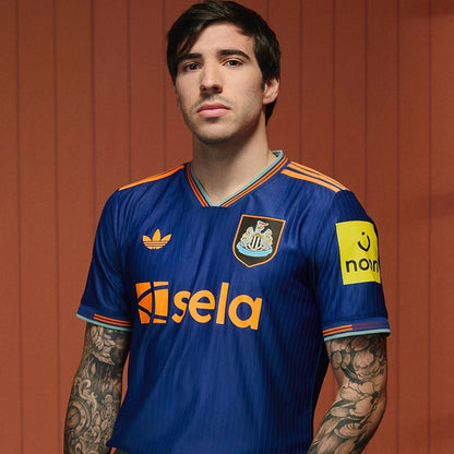 Jersey 2025/26 Newcastle Tercero Manga corta Versión Fan