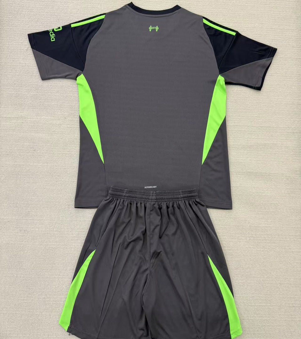 Jersey 2025/26 Liverpool Especial Manga corta Niño