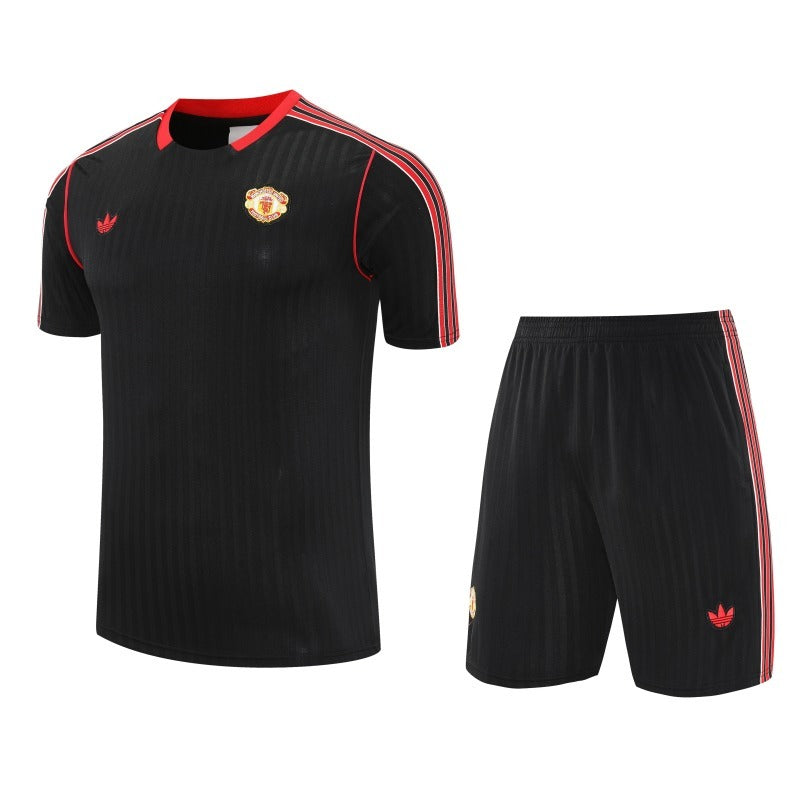 conjunto entrenamiento 2025/26 manchester united