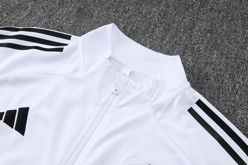 conjunto casual 2025/26 manchester united