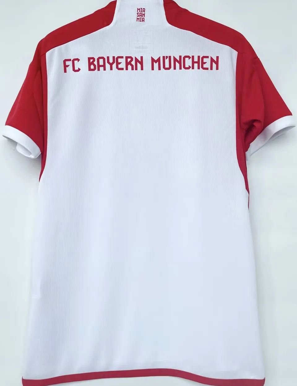 Jersey 2023/24 Bayern Munich Local Manga corta Versión Fan