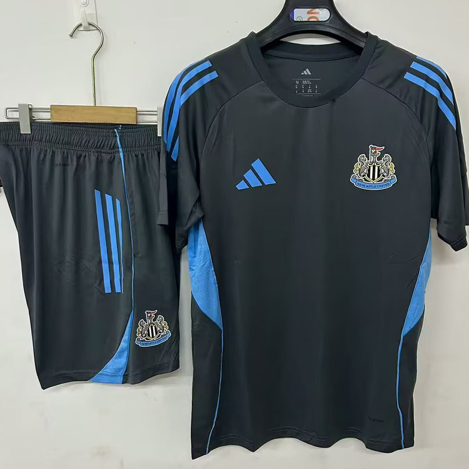 Conjunto Entrenamiento 2025/26 Newcastle
