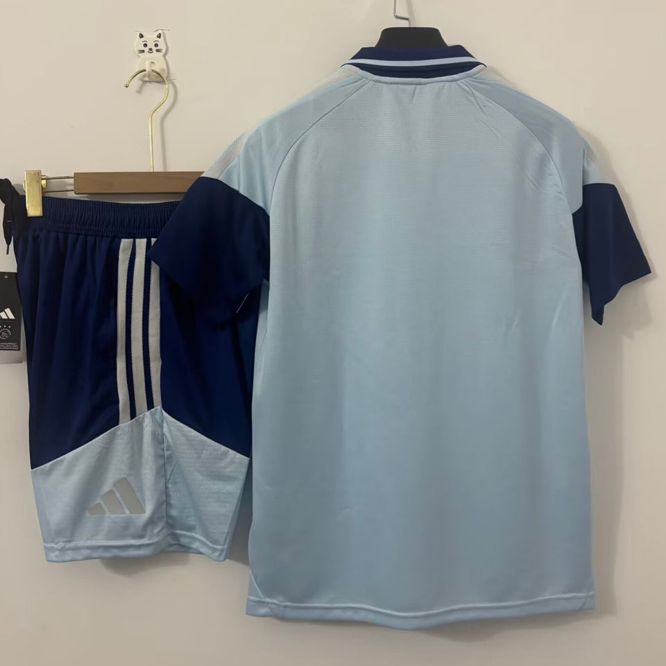 conjunto entrenamiento 2026/27 ajax