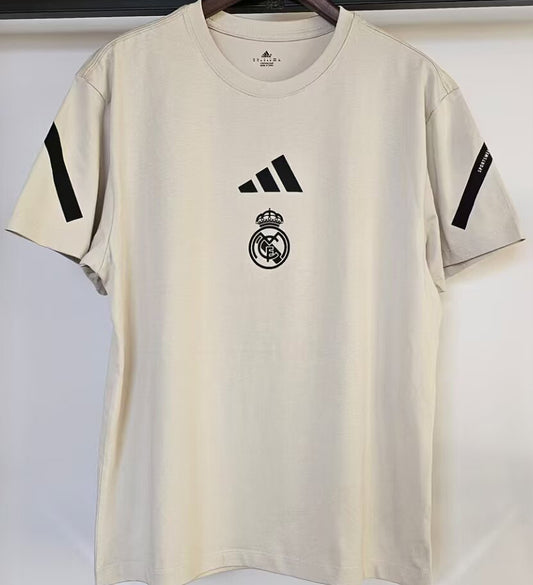 Jersey 2025/26 Real Madrid Especial Manga corta Versión Fan