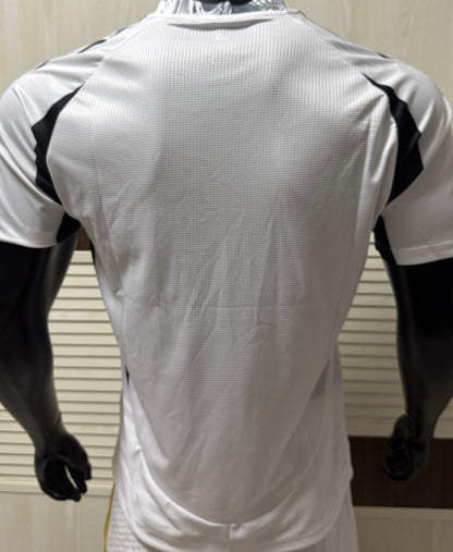 Jersey 2025/26 Real Madrid Especial Manga corta Versión Jugador