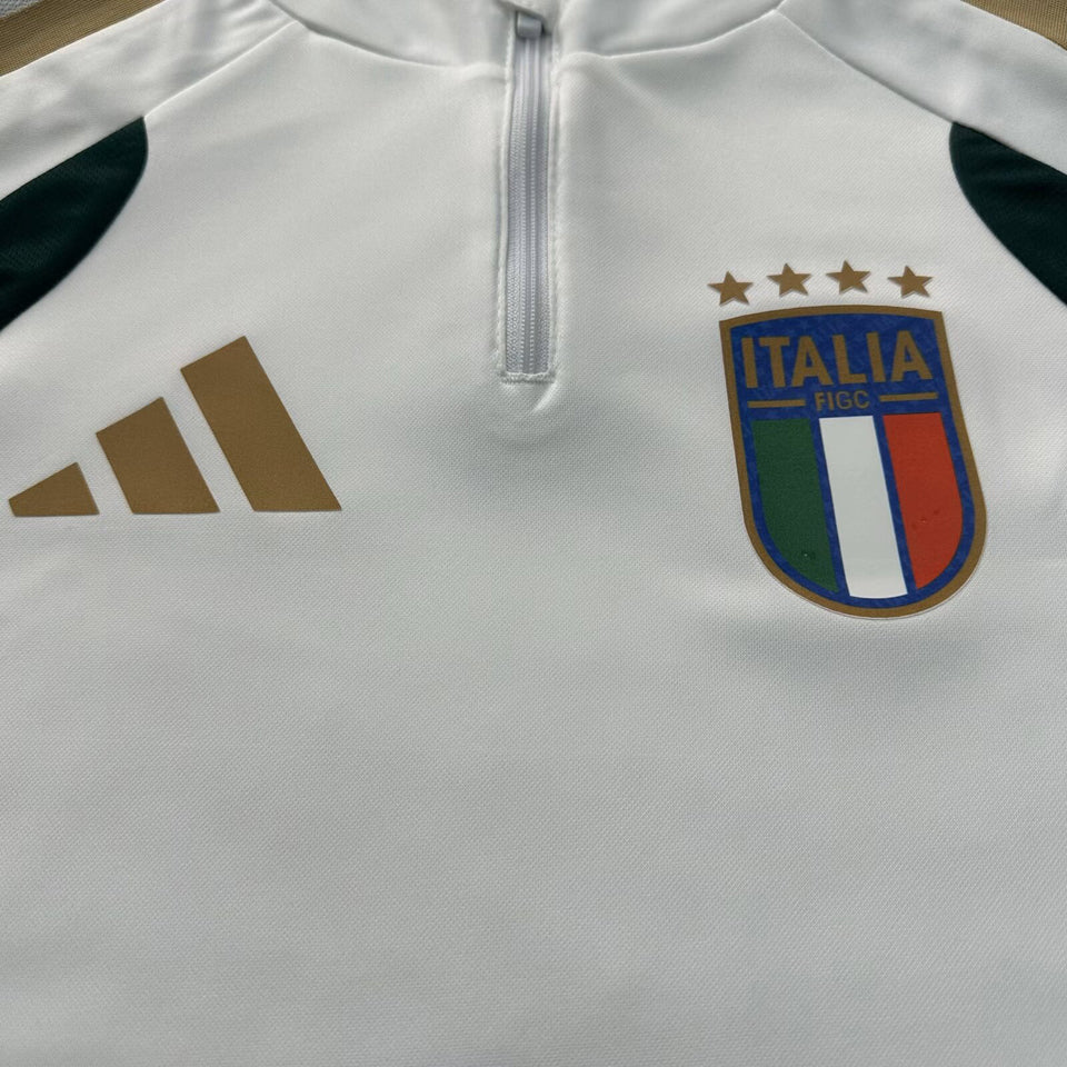 conjunto entrenamiento 2026 italia
