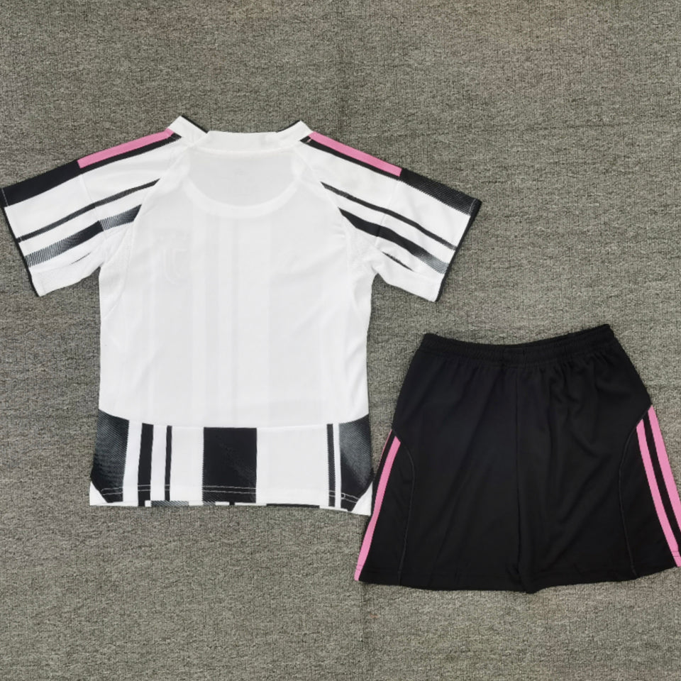 Jersey 2025/26 Juventus Local Manga corta Niño