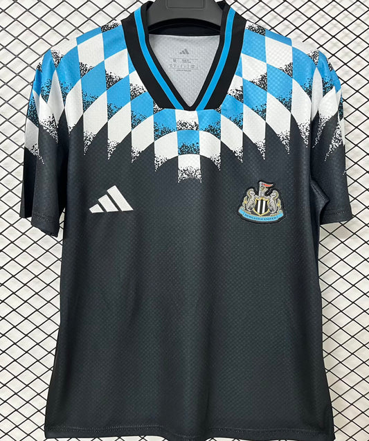 Jersey 2026/27 Newcastle Especial Manga corta Versión Fan Retro