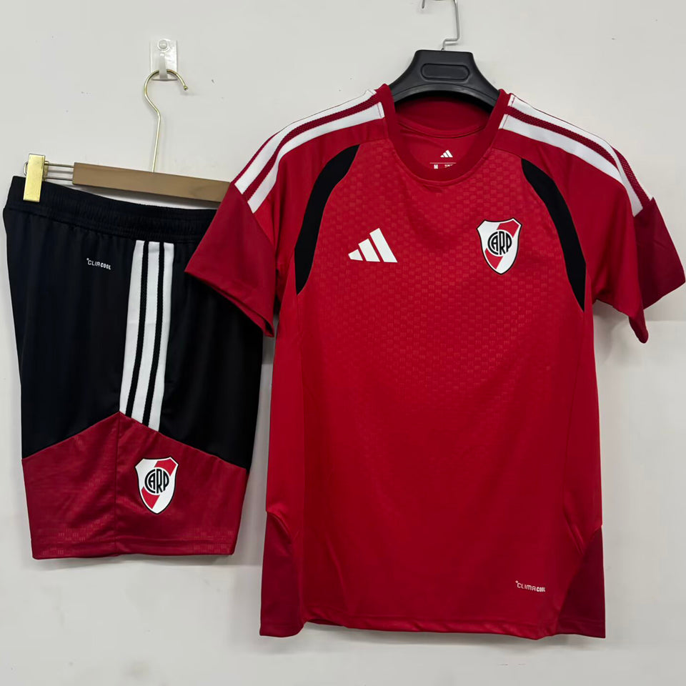 conjunto entrenamiento 2026/27 river plate
