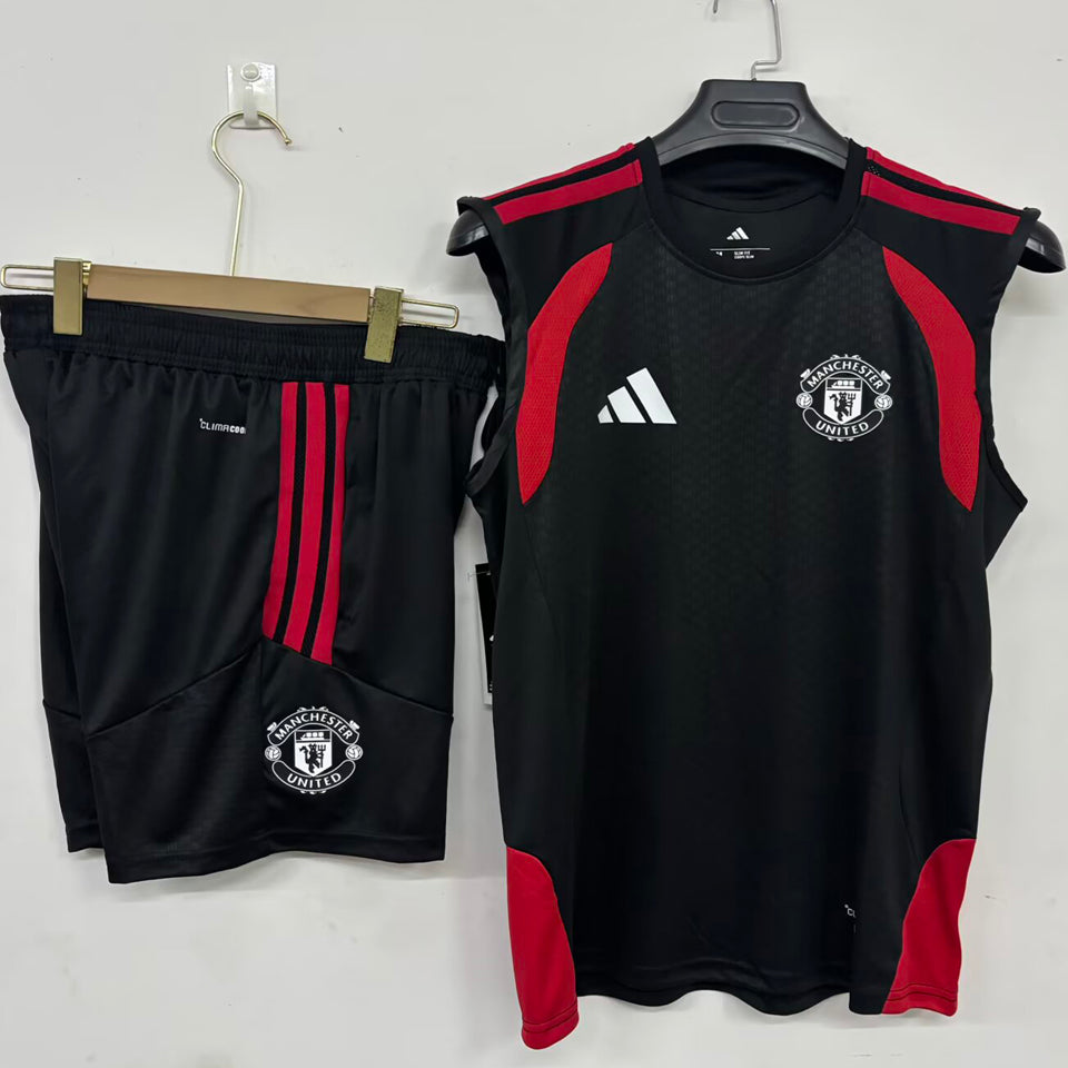 conjunto entrenamiento 2026/27 manchester united