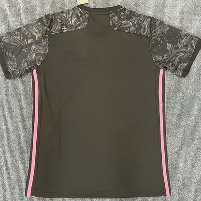 Jersey 2020/21 Real Madrid Tercero Manga corta Versión Fan Retro