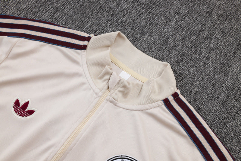 Conjunto Entrenamiento 2025/26 Ajax