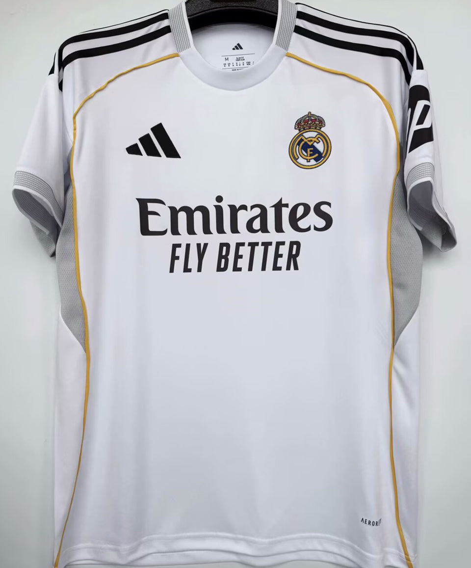 jersey 2025/26 real madrid local manga corta versión fan