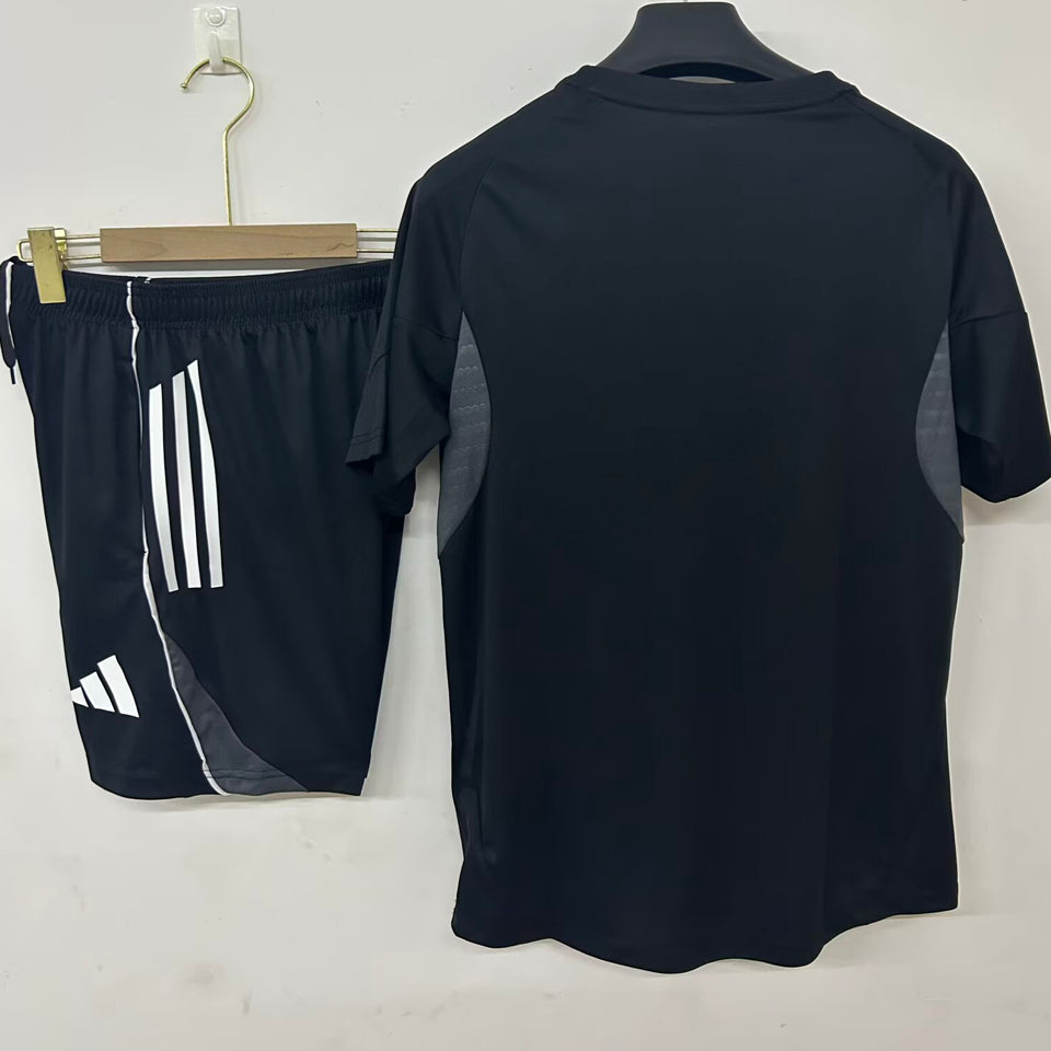 conjunto entrenamiento 2026 frankfurt