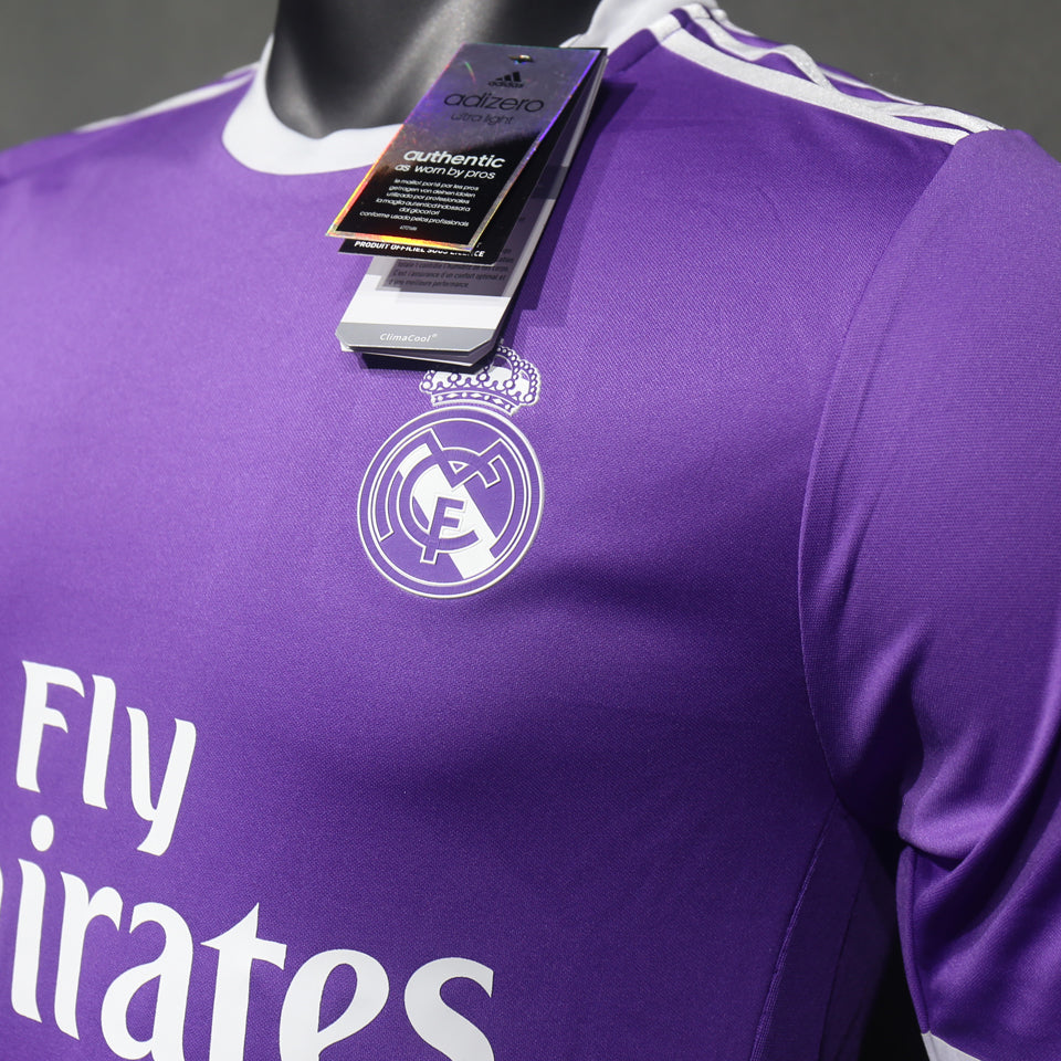Jersey 2016/17 Real Madrid Visitante Manga corta Versión Jugador Retro