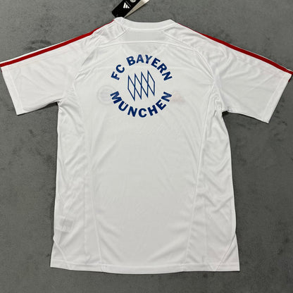 Jersey 2025 Bayern Munich Especial Manga corta Versión Fan