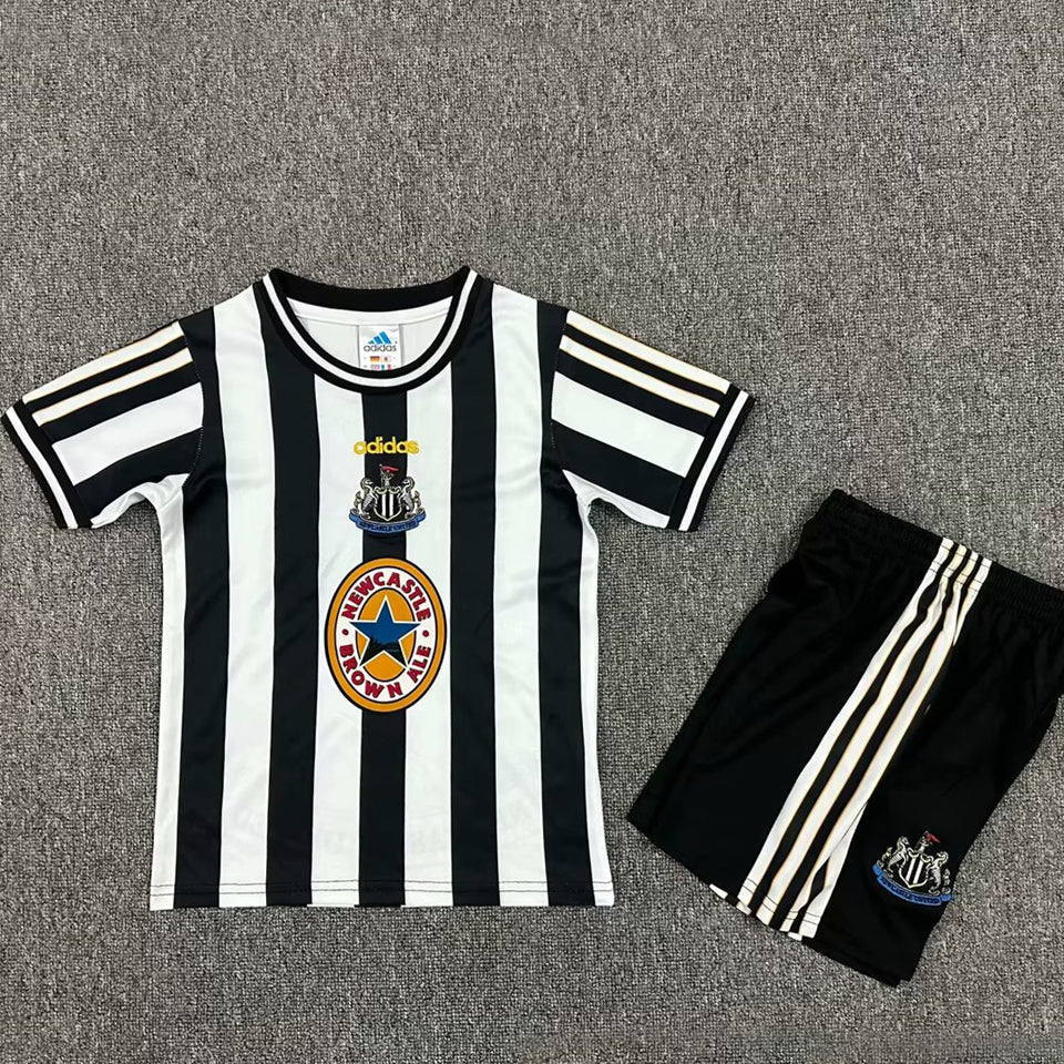 Jersey 1997/99 Newcastle Local Manga corta Niño Retro