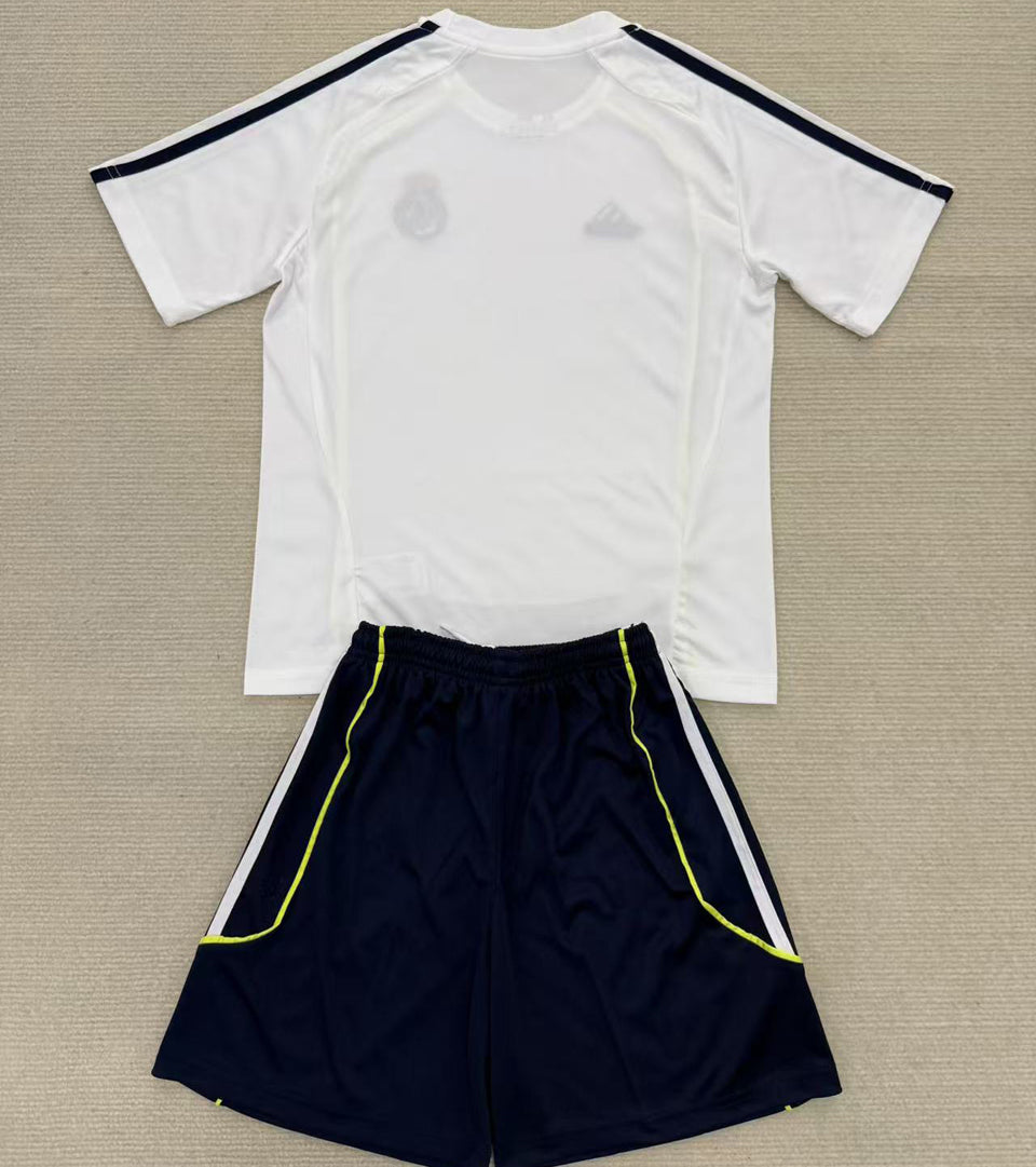 Jersey 2025/26 Real Madrid Especial Manga corta Niño