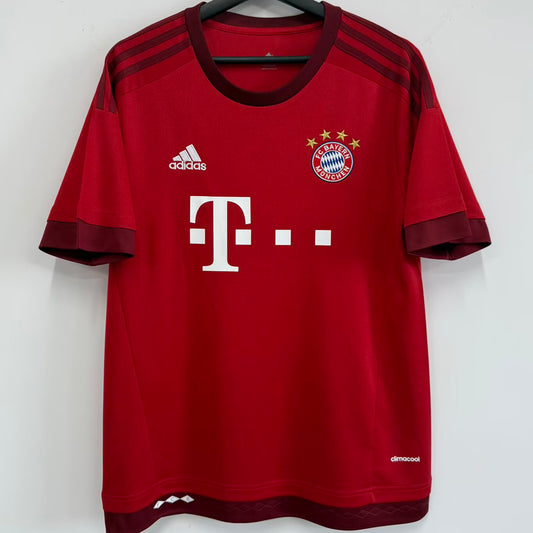 Jersey 2015/2016 Bayern Munich Local Manga corta Versión Fan Retro