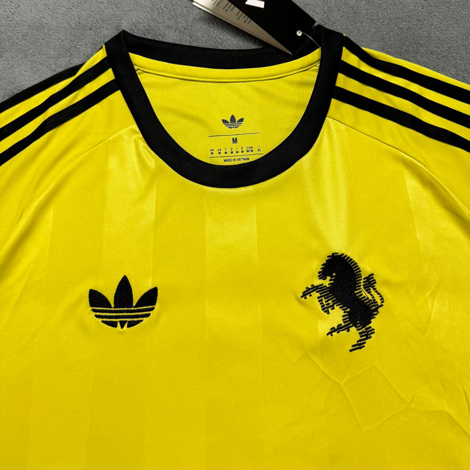 Jersey 2025/26 Juventus Especial Manga corta Versión Fan