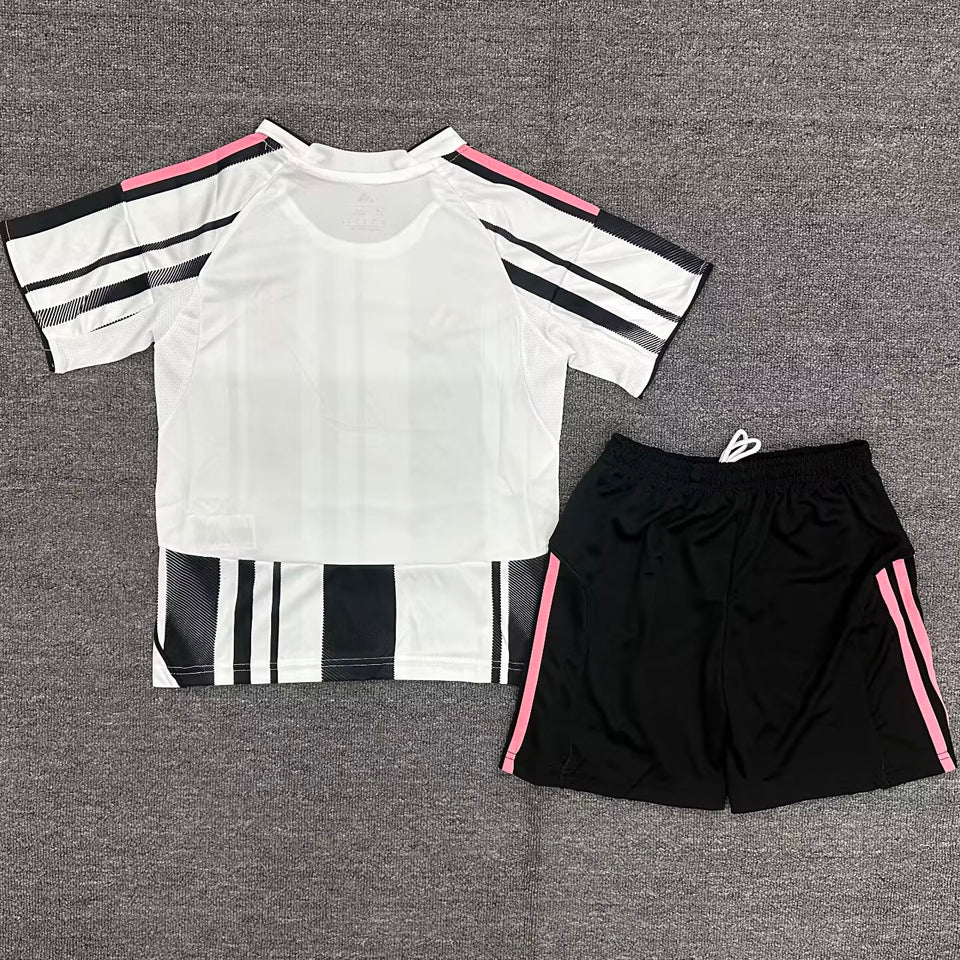Jersey 2025/26 Juventus Local Manga corta Niño