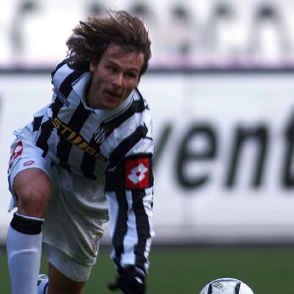 Jersey 2001/02 Juventus Local Manga corta Versión Fan Retro