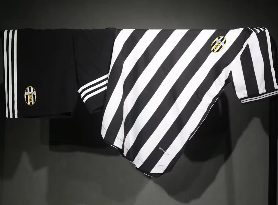 Jersey 2025 Juventus Local Manga corta Versión Jugador Retro