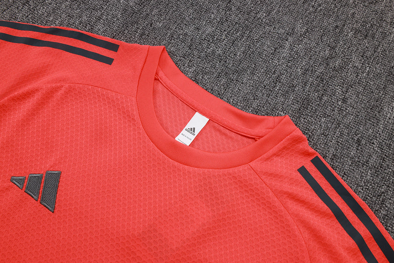 conjunto entrenamiento 2025/26 bayern munich
