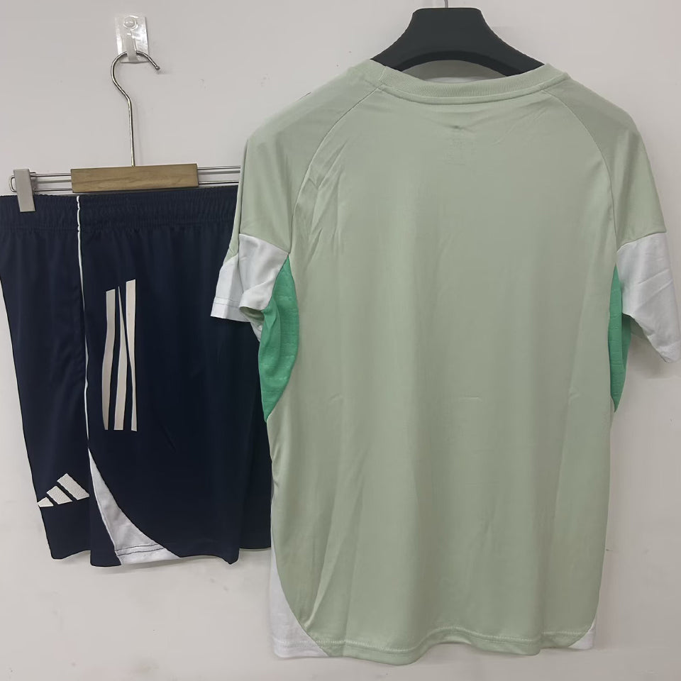 conjunto entrenamiento 2026 aston villa