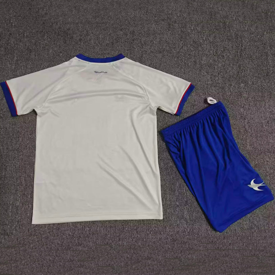 jersey 2026/27 cardiff city visitante manga corta niño