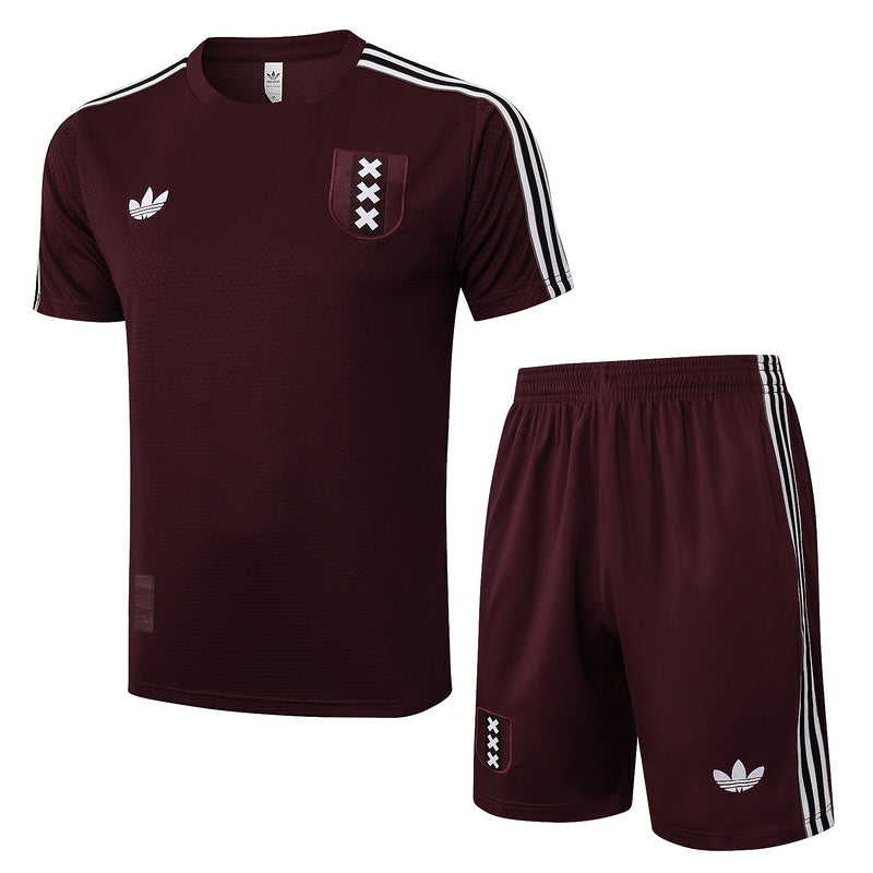 conjunto entrenamiento 2025/26 ajax