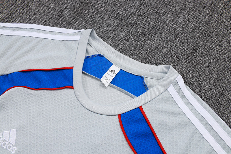 conjunto entrenamiento 2025/26 bayern munich retro