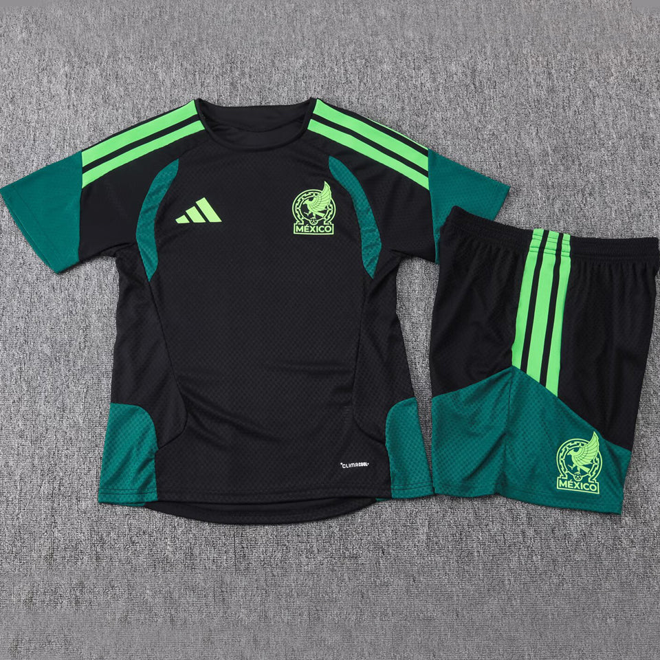 conjunto entrenamiento 2026/27 mexico