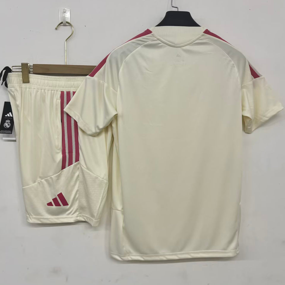 conjunto entrenamiento 2026/27 real madrid