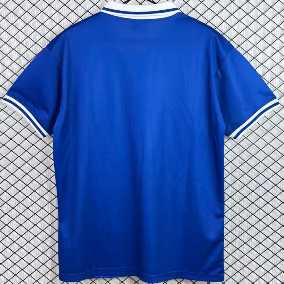 jersey 2001/2002 como local manga corta versión fan retro
